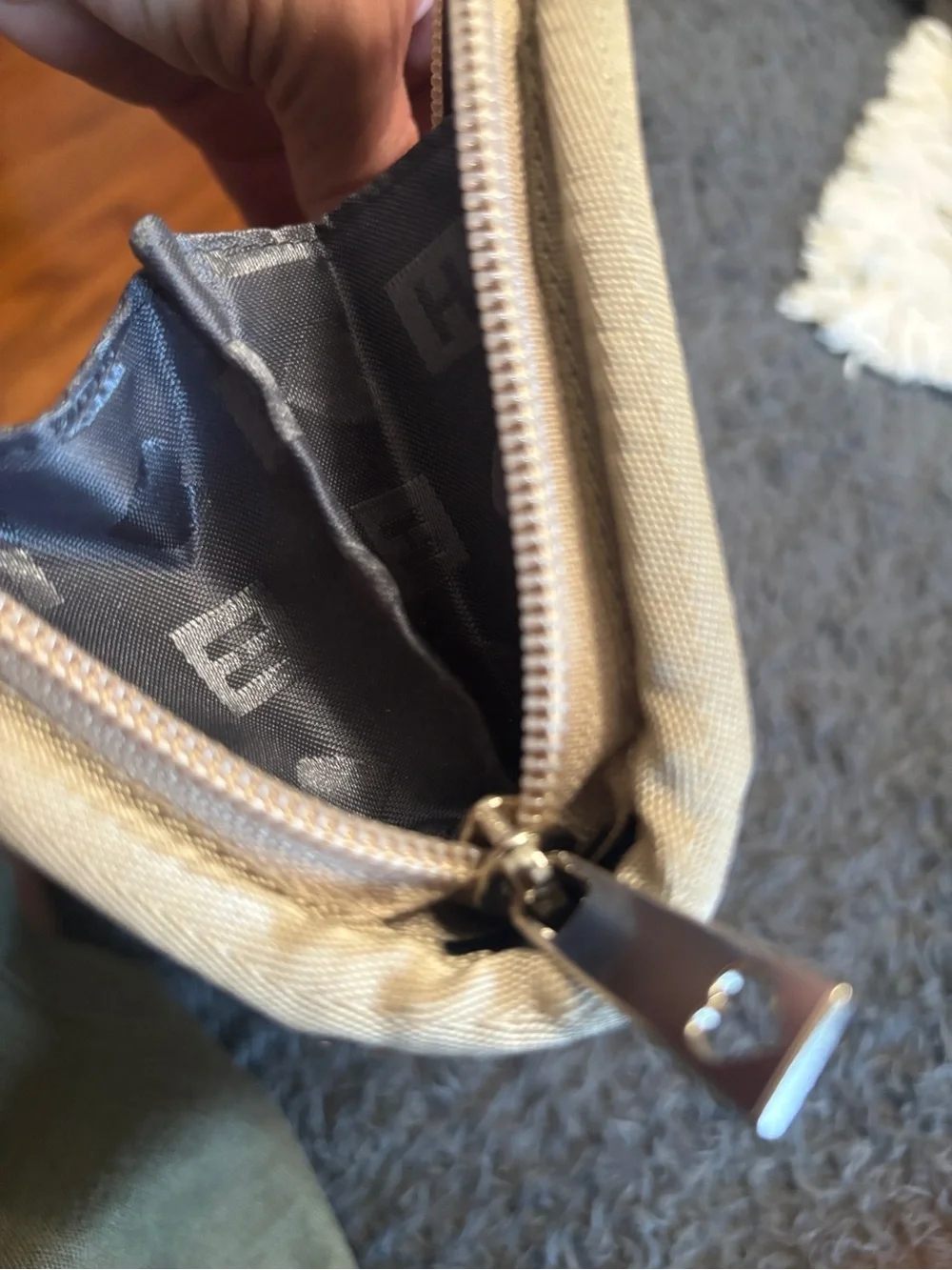 HarveyS Seatbelt Bag nwot champagne